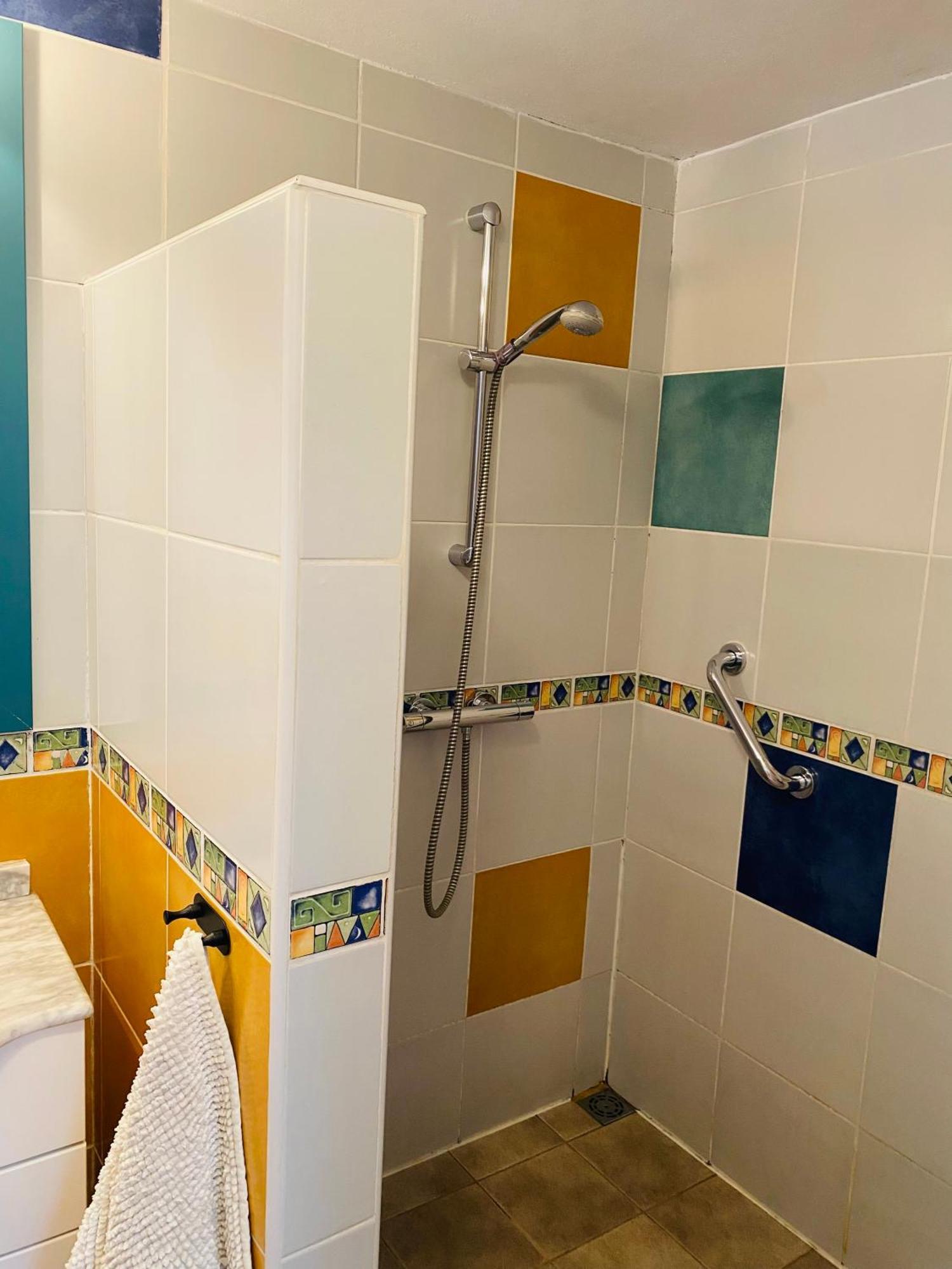 Room With Bathroom In Private House Casa Mar Torrox Exterior foto